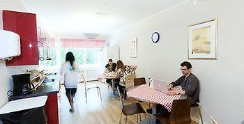 Uppsala Vandrarhem & Hotel Стокхолм Екстериор снимка